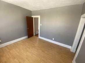 323-323 Pearl St in Thunder Bay, ON - Building Photo - Building Photo