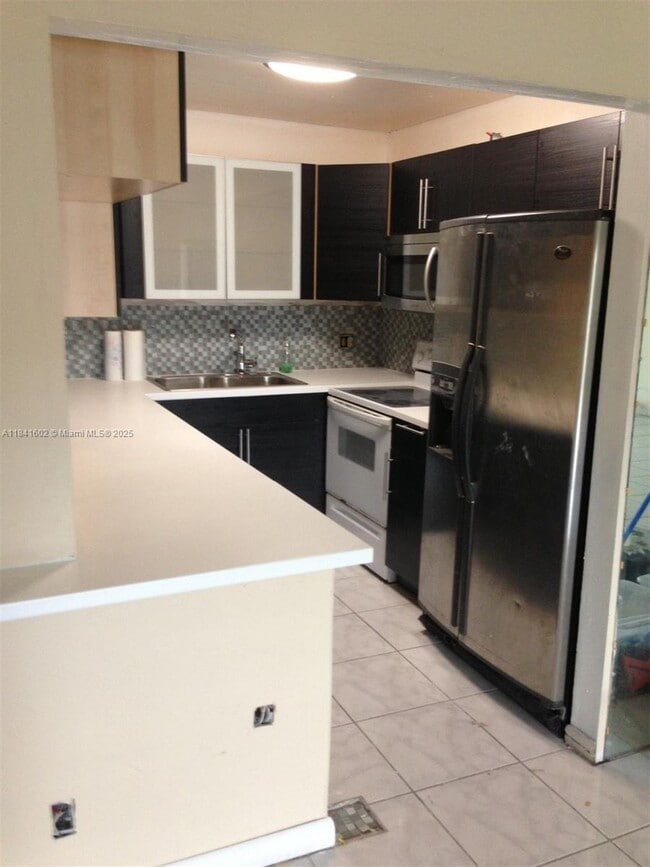 property at 6101 N Falls Cir Dr