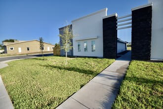 3604 Fuerte Ave in McAllen, TX - Building Photo - Building Photo