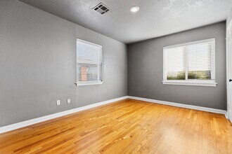 3221 NW 39th Terrace in Oklahoma City, OK - Building Photo - Building Photo