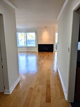 11656 Montana Ave, Unit 210 in Los Angeles, CA - Building Photo - Building Photo