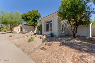 12063 E Bella Vista Cir in Scottsdale, AZ - Building Photo - Building Photo