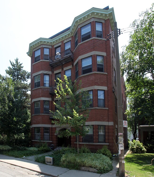 10 Vermont Ave in Toronto, ON - Building Photo - Primary Photo