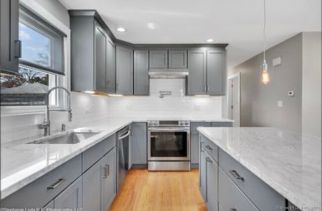 19 Clifford Terrace in New Haven, CT - Building Photo - Building Photo
