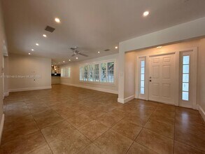 7790 SW 127th St in Pinecrest, FL - Building Photo - Building Photo