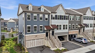 19 Dahlia Dr in Warren, NJ - Building Photo - Building Photo