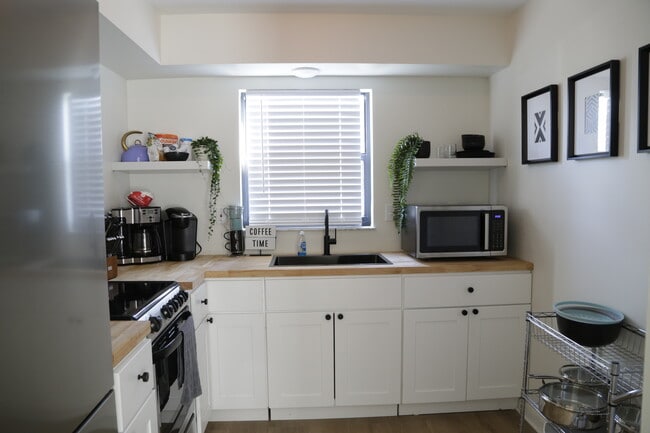 413 Dempsey Rd, Unit 2
