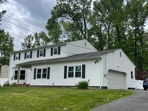 30 Sherwood Rd in Edison, NJ - Building Photo - Building Photo