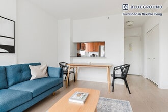 222 E 34th St in New York, NY - Building Photo - Building Photo