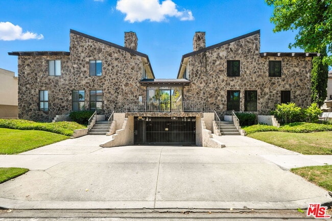property at 13412 Burbank Blvd