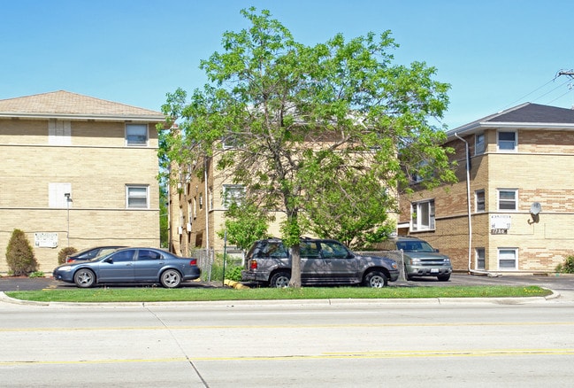 1720 N 1st Ave in Melrose Park, IL - Foto de edificio - Building Photo