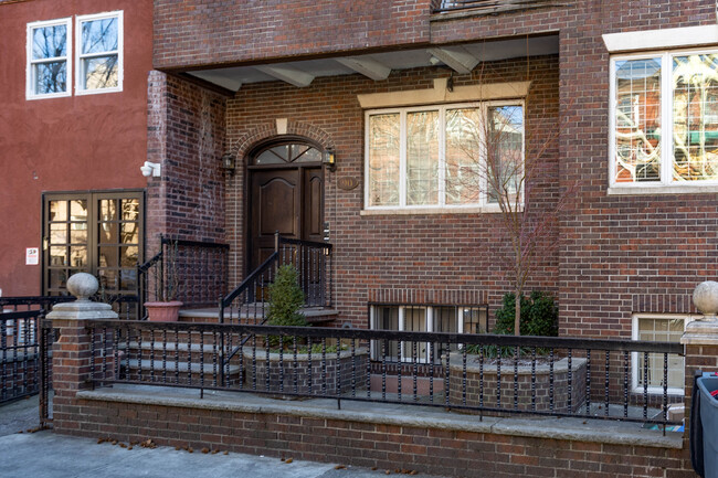 90 Penn St in Brooklyn, NY - Building Photo - Building Photo