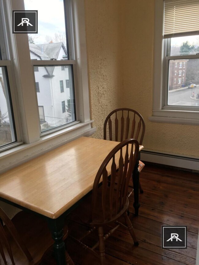 14 Hamilton Rd in Brookline, MA - Building Photo - Building Photo