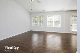 1911 Natalie Dr in Bethlehem, GA - Foto de edificio - Building Photo