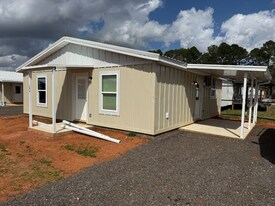 80 Redwood Ln in Atmore, AL - Building Photo