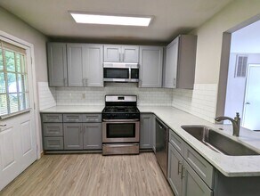 3906 Lexington Dr in Raleigh, NC - Building Photo - Building Photo