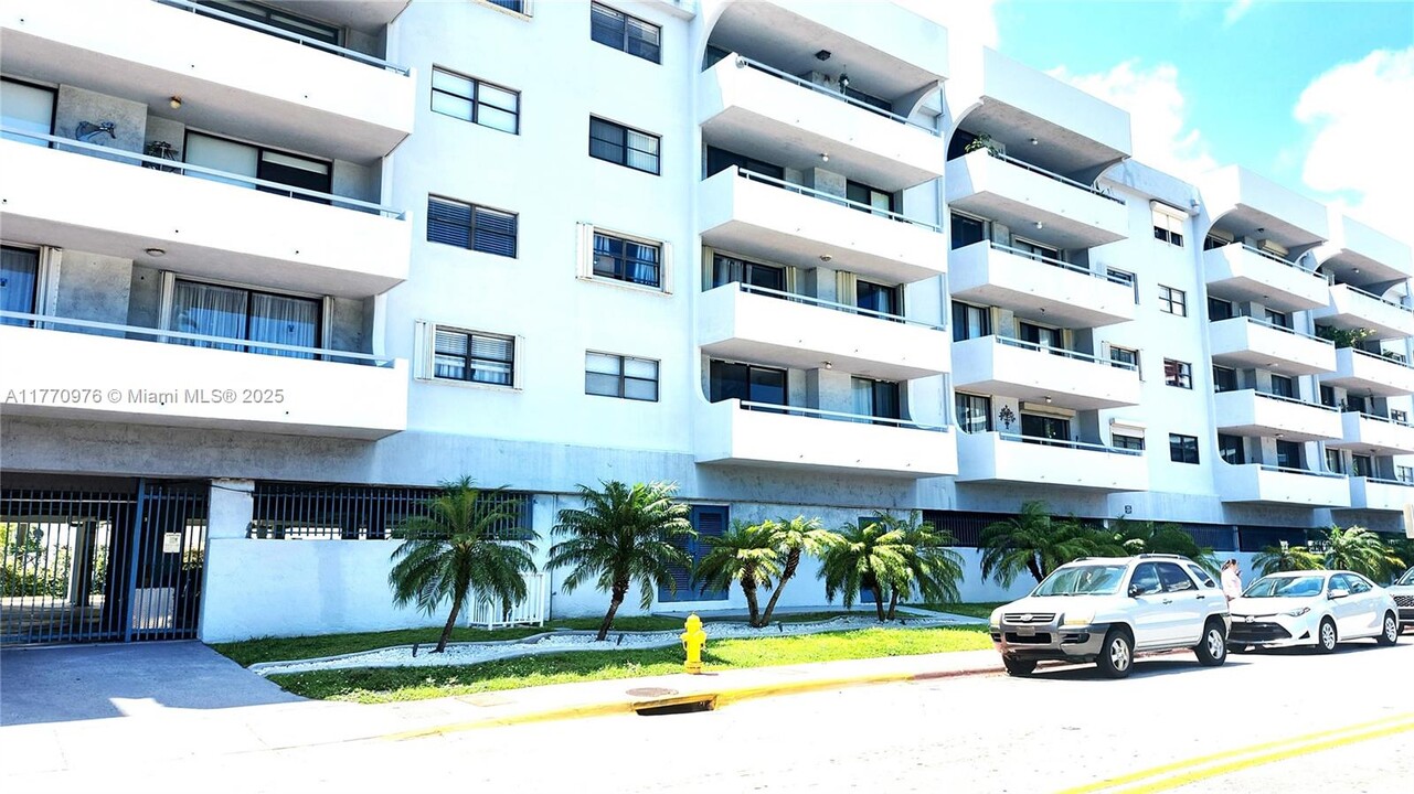 7300 Wayne Ave in Miami Beach, FL - Foto de edificio