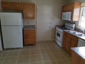 12 Clemwood Pkwy in Hampton, VA - Building Photo - Building Photo