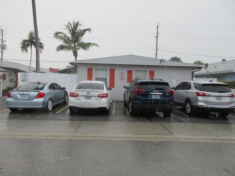 1415 N J St, Unit 6 in Lake Worth Beach, FL - Building Photo