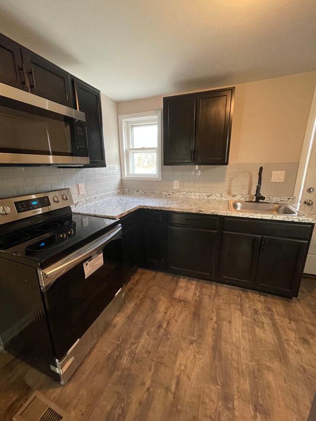 116 S Main St, Unit 118A in Glassboro, NJ - Foto de edificio - Building Photo