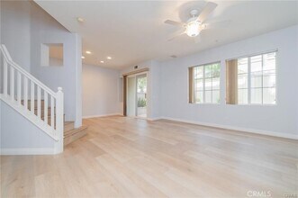 807 Yorkshire in Irvine, CA - Building Photo - Building Photo