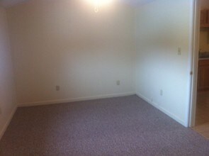 1029 W 2nd St, Unit 1 in Madison, IN - Foto de edificio - Building Photo