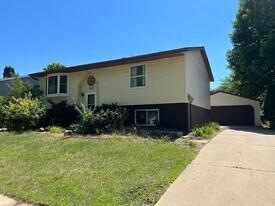 1840 48th St NW in Rochester, MN - Building Photo