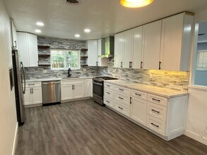 1144 Carson St in Costa Mesa, CA - Building Photo - Building Photo