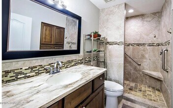 777 Harrah Way in Lake Havasu City, AZ - Foto de edificio - Building Photo