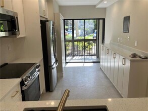 1826 Kings Lake Blvd, Unit 4 in Naples, FL - Building Photo - Building Photo