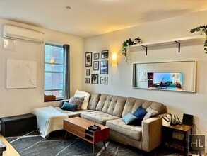 34 STREET, Unit 1D in Queens, NY - Foto de edificio - Building Photo