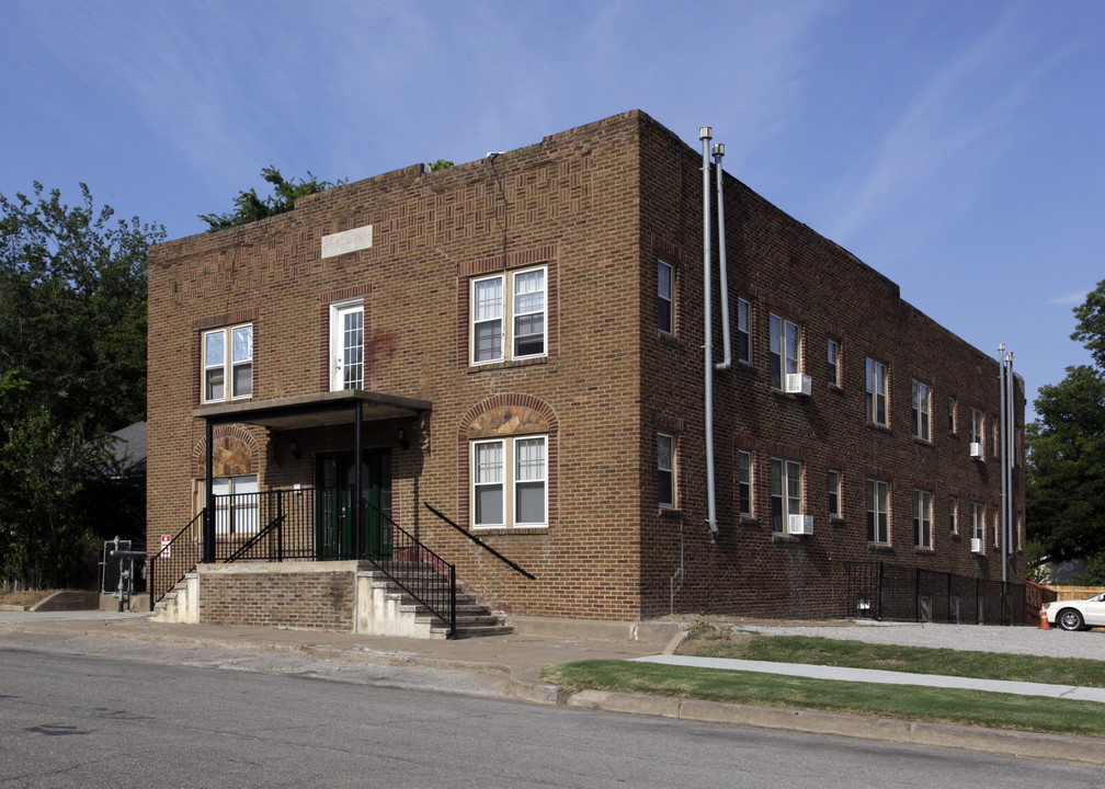 Central Apartments in Tulsa, OK - Building Photo