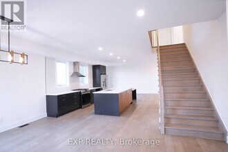 62 Columbus Ave in Ottawa, ON - Building Photo - Building Photo