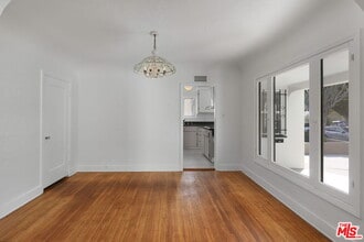 2340 Camden Ave in Los Angeles, CA - Building Photo - Building Photo