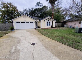 13636 Capistrano Dr S in Jacksonville, FL - Building Photo