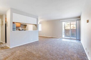 2230 Dexter Ave in Ann Arbor, MI - Building Photo