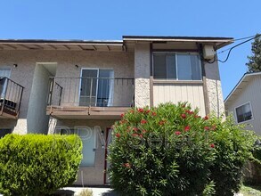 Winsdale Apartments in Sacramento, CA - Building Photo - Building Photo