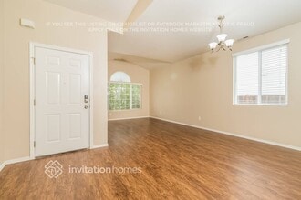 8307 204th St Ct E in Spanaway, WA - Foto de edificio - Building Photo