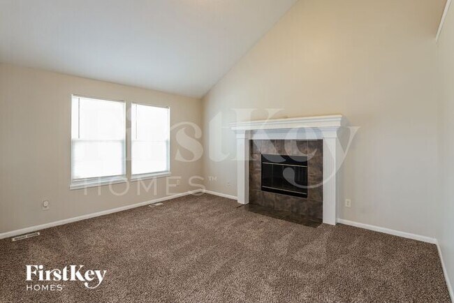 14910 Stonewood Dr in Grandview, MO - Building Photo - Building Photo