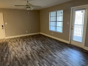 653 Laurel Lake Ct in Orlando, FL - Building Photo - Building Photo