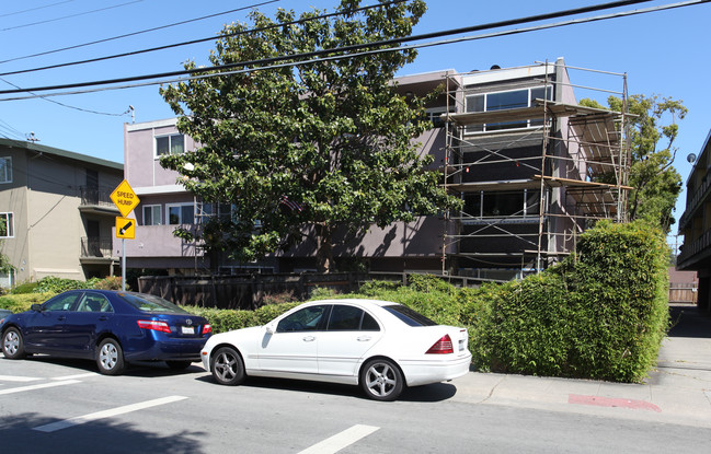 78 E 39th Ave in San Mateo, CA - Foto de edificio - Building Photo