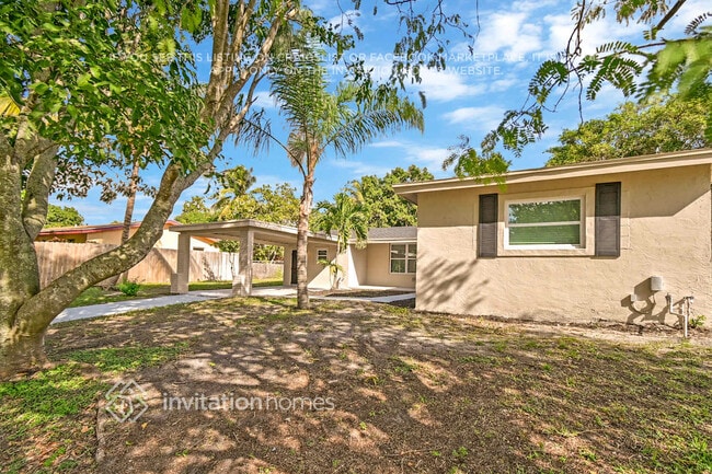 525 Dolphin Dr in Delray Beach, FL - Building Photo - Building Photo