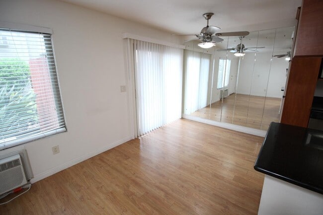 9574 Carroll Canyon Rd in San Diego, CA - Building Photo - Building Photo