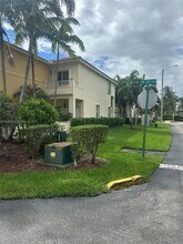 5486 NW 112th Path in Doral, FL - Building Photo - Building Photo