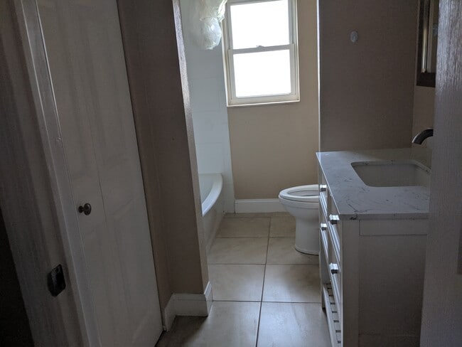 64 Becker Dr in North Fort Myers, FL - Building Photo - Building Photo