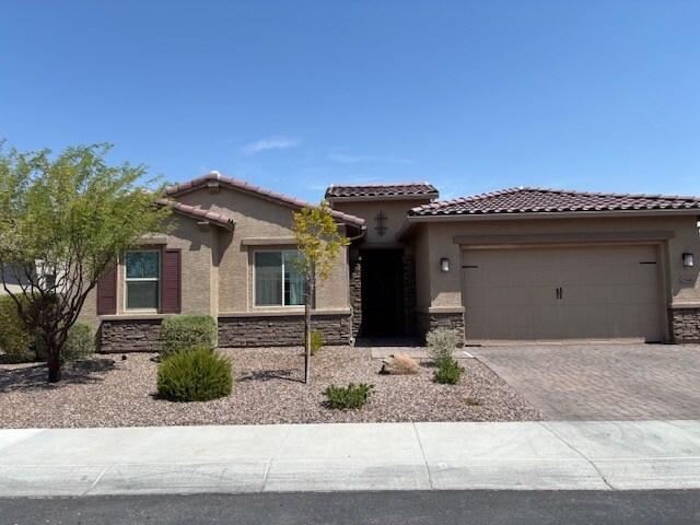 21146 W Edgemont Ave in Buckeye, AZ - Building Photo