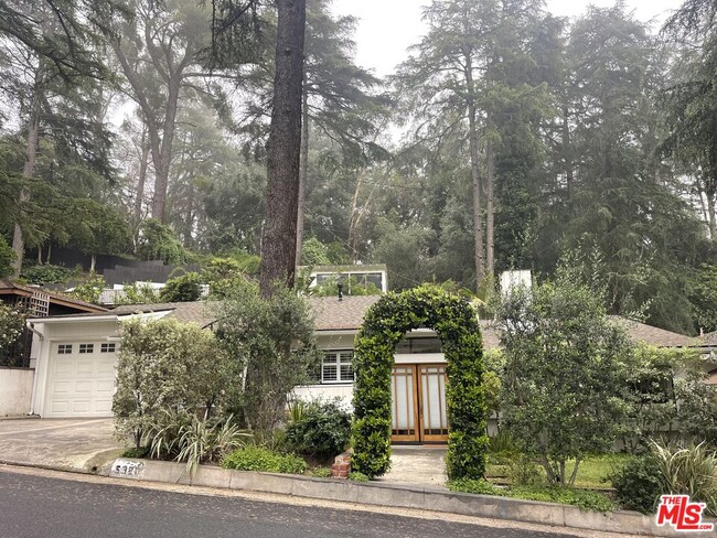 property at 5320 Palm Dr