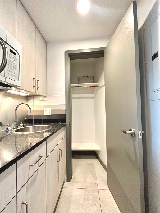 144 Bowdoin St, Unit 51 in Boston, MA - Building Photo - Building Photo