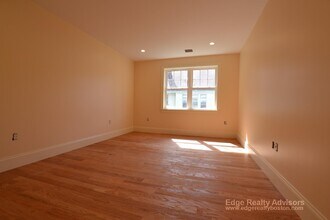 26 Bothwell Rd, Unit 1 in Boston, MA - Building Photo - Building Photo