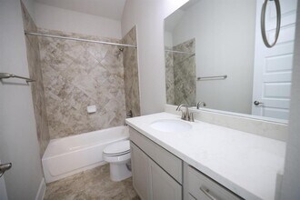 5301 Ponte Tresa Dr in Bee Cave, TX - Building Photo - Building Photo